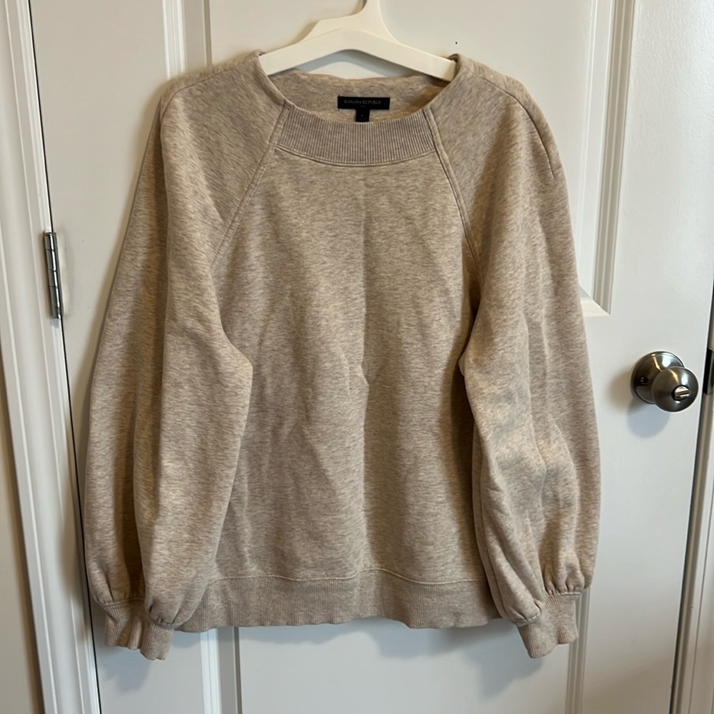 Banana republic light tan balloon sleeve sweatshirt - L